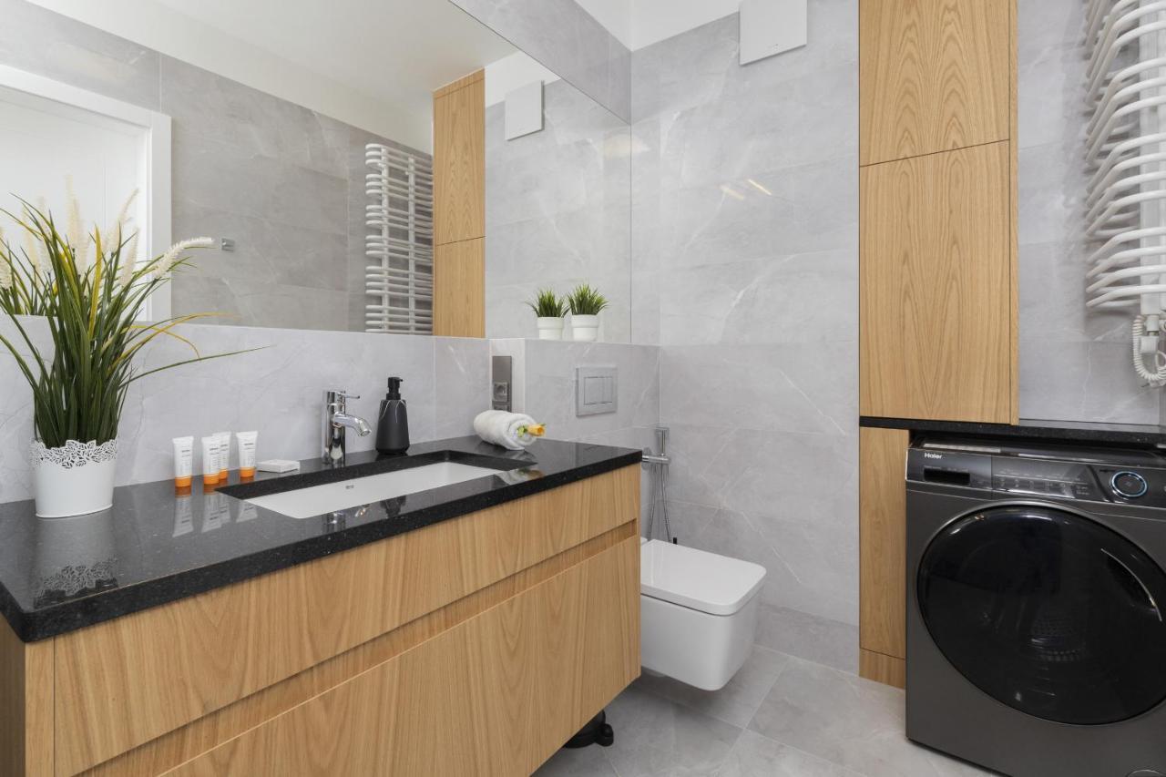 Warsaw Praga Okrzei Apartment By The River By Noclegi Renters Buitenkant foto